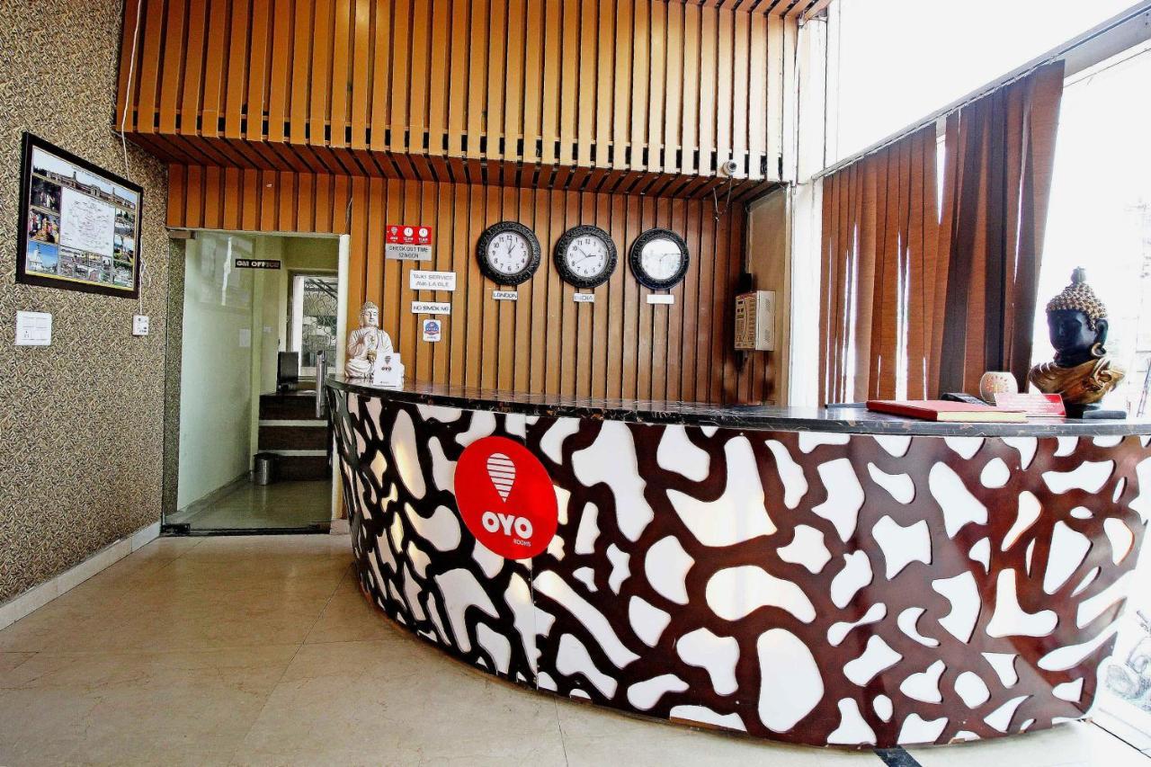 Oyo 4964 Golden Oyster Suites Dehradun Exterior foto